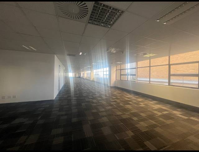 1,648M² OFFICE TO LET IN ROSEBANK